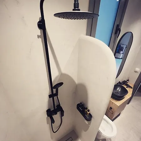 شقة Luxurious Wooden Detail Flat In Center *