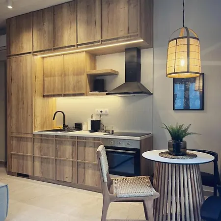 Luxurious Wooden Detail Flat In Center Διαμέρισμα *