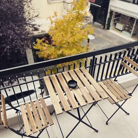 Luxurious Wooden Detail Flat In Center شقة