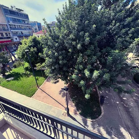 Διαμέρισμα Luxurious Wooden Detail Flat In Center