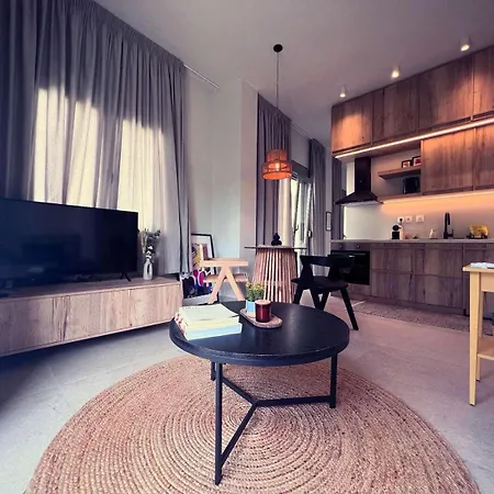 Apartment Luxurious Wooden Detail Flat In Center