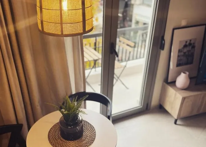 Luxurious Wooden Detail Flat In Center Apartment Chalkida