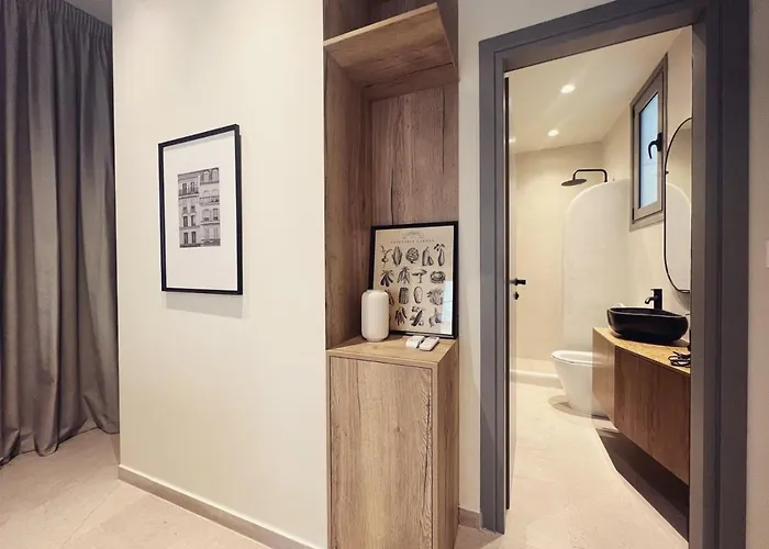 Luxurious Wooden Detail Flat In Center Apartment Chalkida