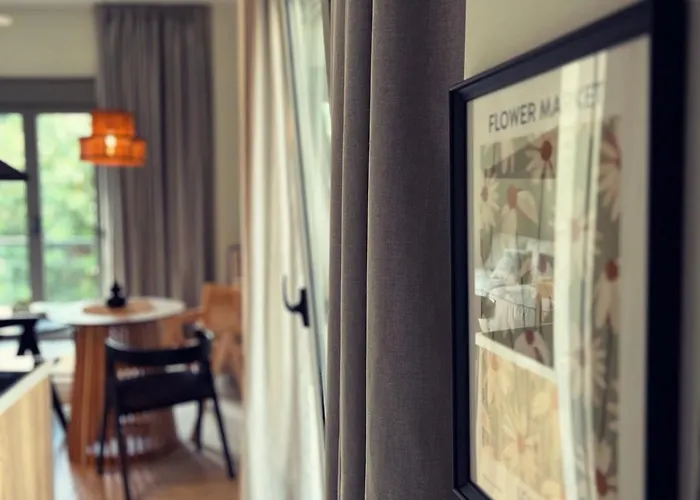 Apartment Luxurious Wooden Detail Flat In Center Chalkida