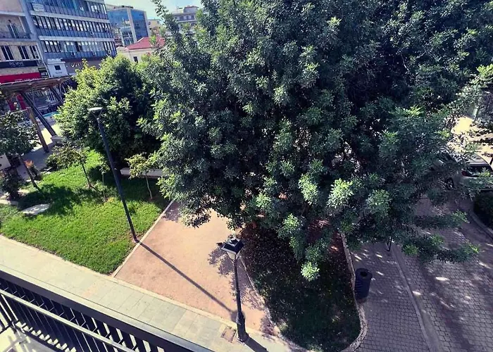 Apartment Luxurious Wooden Detail Flat In Center