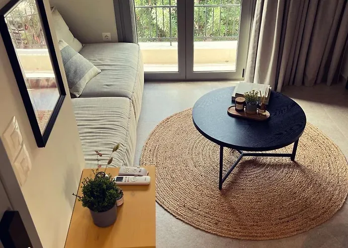 Luxurious Wooden Detail Flat In Center * Chalkida