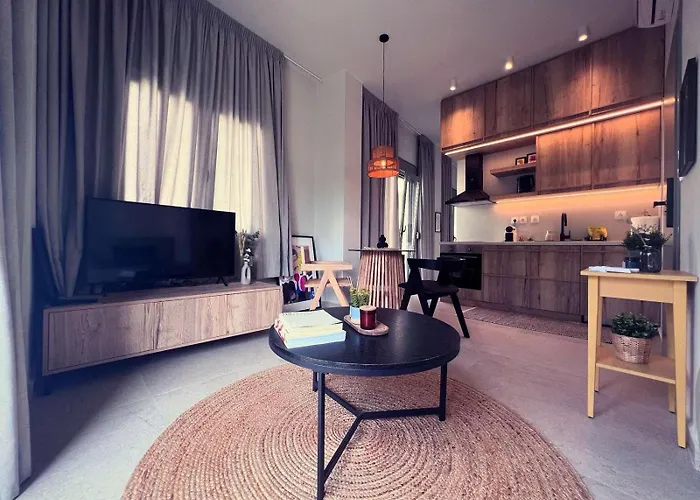 Apartment Luxurious Wooden Detail Flat In Center